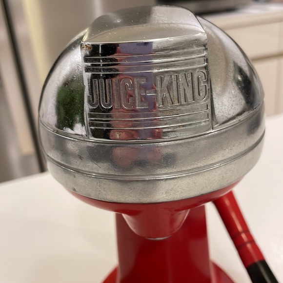 JUICE- KING RED VINTAGE JUICER - Picture 3 of 16